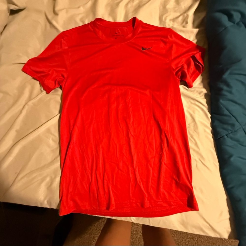 Nike women’s Bright Red Short Sleeve Tee